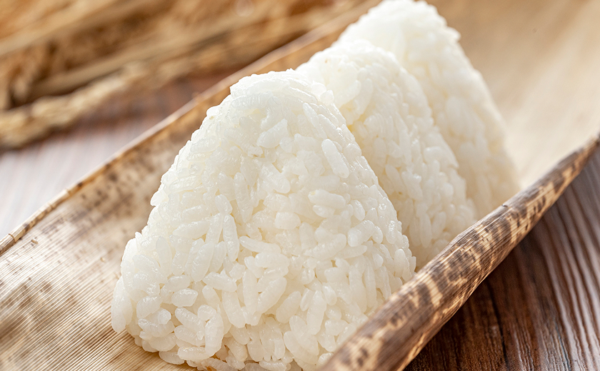 米飯の課題解決！冷凍おにぎりの冷凍焼け（米飯冷凍時の白蝋化）抑制とレンジアップ時の米粒結着抑制効果の記事画像