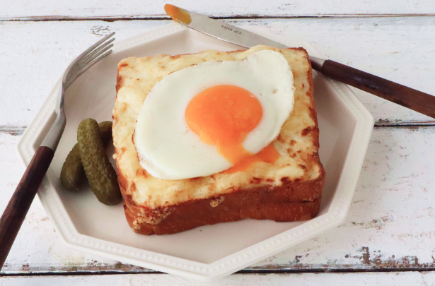 「クロックマダム（croque-madame）」