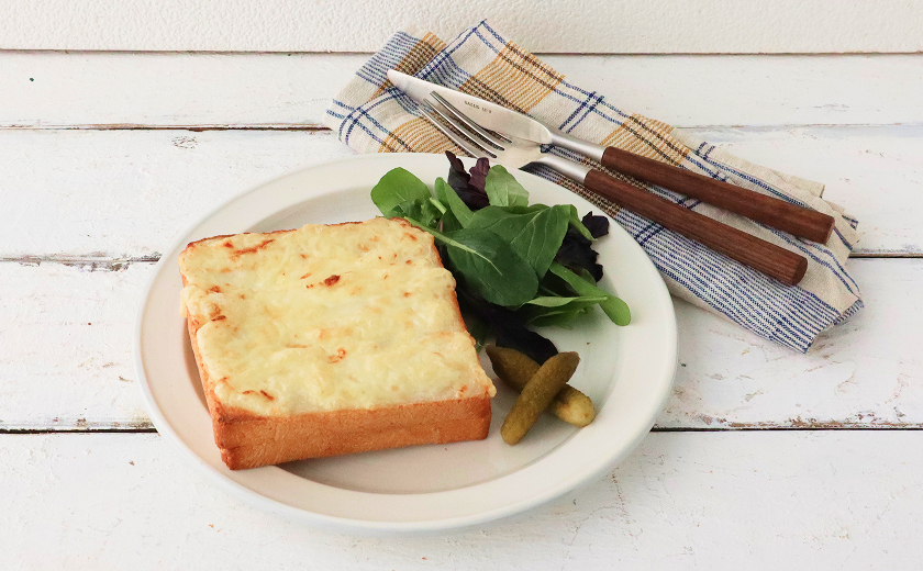ナガタユイさん監修 世界の定番メニューから発想する、サンドイッチの組み立て方 食パンで作る、フランスの定番ホットサンド「クロックムッシュ」の基本レシピとアレンジレシピ